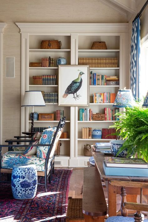 Mark Sikes, Vintage Porch, Glam Pad, Mark D Sikes, Chinoiserie Decorating, Chinoiserie Style, Home Library, Southern Living, Elle Decor