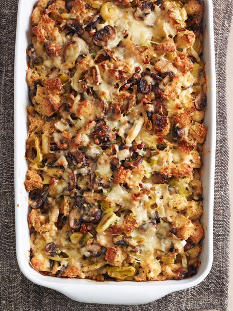 Mushroom And Leek Bread Pudding, Leek Bread Pudding, Leek Bread, Thanksgiving Vegetable, Mushroom Leek, Savory Bread Puddings, Creamed Leeks, Halloween Dishes, Ina Garten Recipes