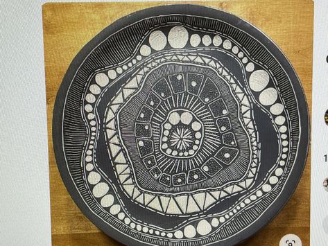 Scrifito Designs, Sgraffito Pottery Ideas, Pottery Scraffito Patterns, Sgraffito Designs Plates, Sgraffito Bowl, Sgraffito Ideas, Ceramic Sgraffito, Sgraffito Pottery, Motifs Organiques