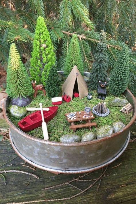 Miniature Camping, Miniature Garden Design, Diy Miniature Garden, Miniature Garden Decor, Fairy Garden Pots, Indoor Fairy Gardens, Camping Scene, Fairy House Diy, Fairy Garden Designs