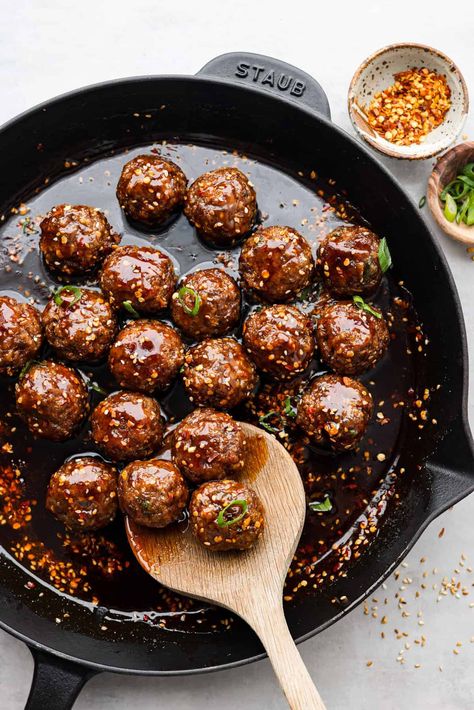 Get ready to spice up your dinner with these firecracker meatballs! Juicy beef meatballs are tossed in a sweet and spicy buffalo sauce! Easy Teriyaki Meatballs, Firecracker Meatballs, Best Lobster Tail Recipe, Perfect Meatballs, Lobster Recipes Tail, Meatball Sauce, The Recipe Critic, Recipe Critic, Beef Meatballs