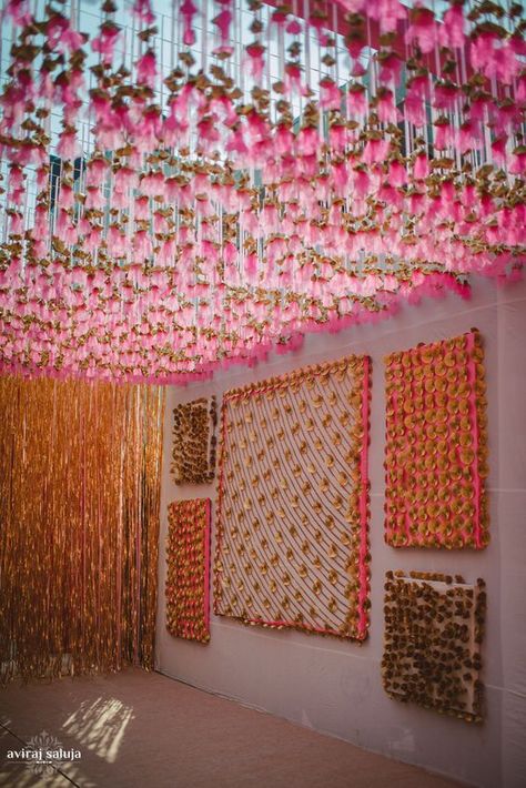 So you thought the only way to use Gota was to add it to your lehenga? Or maybe a few pom-pom tassels to your blouse? Well. Think again. Here are a few ideas that will completely work at your Mehendi or wedding no matter what. Gota is affordable, festive and adds a touch of shimmer and sparkle to yo Mehendi Decor Ideas, Modern Indian Wedding, Mandap Decor, Marriage Decoration, Desi Wedding Decor, Mehndi Decor, Exquisite Decor, Beautiful Wedding Decorations, Wedding Mandap