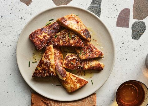 Fried Halloumi, Honey Dressing, Gf Food, Healthy Potato Recipes, Meat Snacks, Vegetarian Entrees, Summer Eating, Honey Glaze, Simply Irresistible