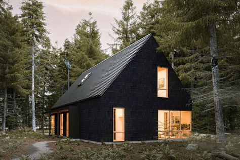 Black Saltbox House, 3 Bedroom Modern Mountain House Plans, Small 3 Bed House Plans, 2000 Sq Ft Modern House Plans, Norwegian House Plans, Scandinavian Cabin Plans, 3 Bedroom Mountain House Plans, 3 Bedroom Contemporary House Plans, European Mountain Home