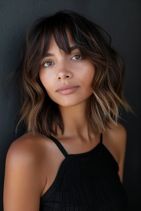 Dark Hair Blonde Highlights Short, Highlights Brown Hair With Bangs, Short Dark Brown Hair With Highlights, Brown Bob With Bangs, Brunette Long Bob, Whispy Curtains Bangs, Good Hair Ideas, Bangs With Long Hair, Hair Color Ideas For Brunettes Short