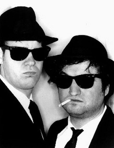 The Blues Brothers (1980) Elwood Blues, Jim Belushi, Blues Brothers Movie, Blues Brothers 1980, Naked Lunch, John Belushi, Dan Aykroyd, Brothers Movie, Vintage Home Accessories