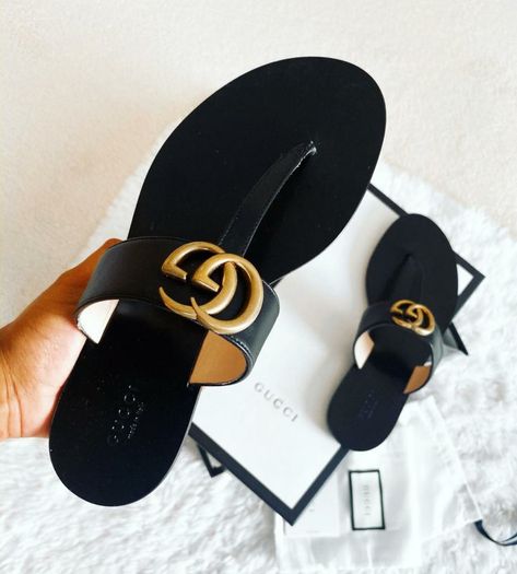 Gucci Sandals Woman Outfit, Black Gucci Slides, Gucci Outfits Women, Sandal Gucci, Gucci Flip Flops, Gucci Slippers, Luxury Sandals, Gucci Slides, Gucci Sandals