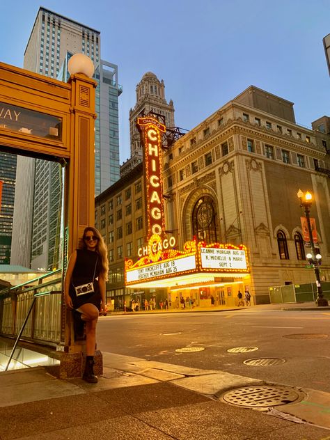 #chicago #theatre #outfits #travel #usa #viagem #look Chicago Theatre, Chicago Theater, Chicago Usa, August 21, Travel Usa, Picture Ideas, Theater, Chicago, Travel