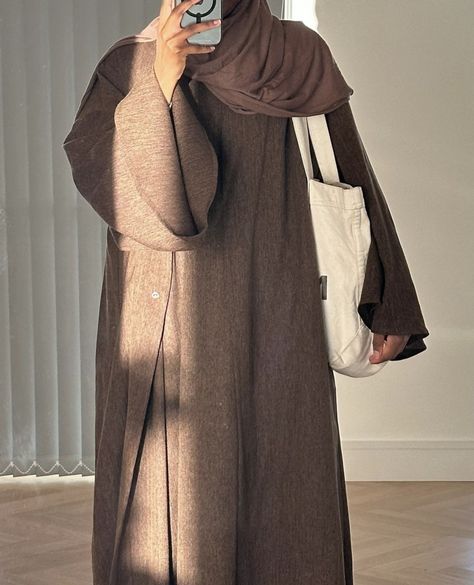 Khaki Abaya Outfit, Abaya For Work, Abaya Uni Outfits, Linen Abaya Casual, Abaya Work Outfit, Classy Abaya, Everyday Abaya, Halal Outfits, Bold Fashion Outfits