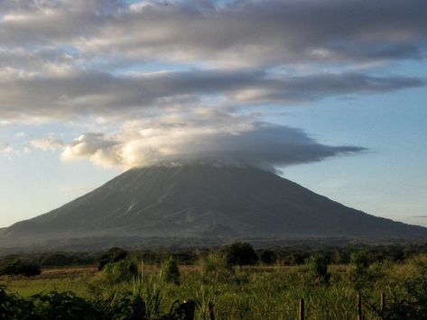 Volcano Boarding Cerro Negro Nicaragua: 10 Useful Things To Know Volcano Boarding, Ometepe, Fire Painting, Useful Things, Places To Rent, Central America Travel, Freaking Awesome, Gorgeous Sunset, Backpacking Travel