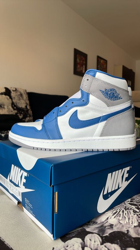 True Blue Jordans Outfit, Blue Jordans Outfit, Jordan 1 True Blue, Cool Shoes For Girls, Jordan Shoes List, Swag Sneakers, Jordans Outfit, Alternative Shoes, Blue Jordans