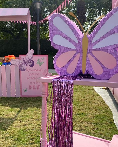 Butterfly Birthday Party Decorations, Butterfly Themed Birthday Party, Butterfly Theme Party, Butterfly Birthday Theme, Small Birthday Parties, Butterfly Party Decorations, Birthday Pinata, Butterfly Balloons, 5th Birthday Party Ideas