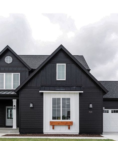 Black Houses, James Hardie, Exterior House Color, Dark House, Exterior Makeover, Modern Farmhouse Exterior, Exterior Remodel, House Siding, Black House Exterior