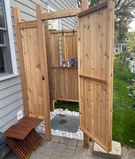 Installs Ideas for Outdoor Showers - Cape Cod Outdoor Shower Kits Outdoor Shower Inspiration, Diy Outdoor Shower Ideas, Outdoor Shower Ideas, Outdoor Shower Beach, Outdoor Shower Kits, Beach House Outdoor, Outdoor Shower Enclosure, Outdoor Shower Diy, Outdoor Showers