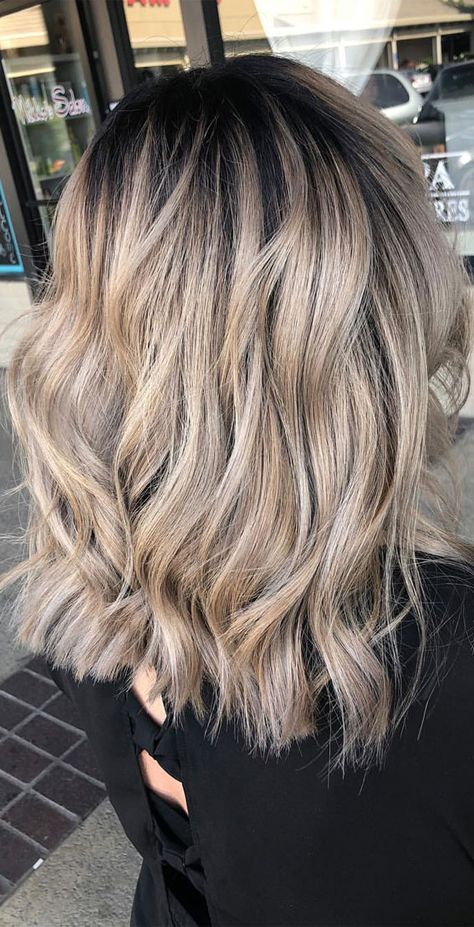 Beige Blonde With Dark Roots, Beige Blonde Hair With Shadow Root, Beige Blonde Hair Shadow Root, Blonde With Smudged Roots And Lowlights, Highlights With A Shadow Root, Blonde Shadow Root Balayage Dark Brown, Brown Smudge Root With Blonde, Blonde With Blended Dark Roots, Blond With Smudged Roots