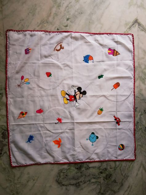 Fabric Painting Baby Rumal, Baby Rumal Hand Work, Rumal Designs, Baby Rumal Design, Baby Rumal, Bedsheet Design, New Baby Dress, Baby Crafts Diy, Embroidery Belt