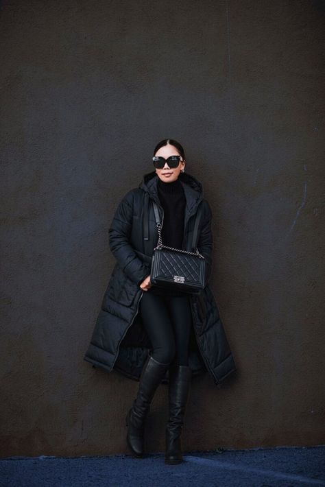 How I Style A Puffer Coat | Hallie Daily Long Black Puffy Jacket Outfit, Puffer Coats For Women Winter, Puffer Trench Coat Outfit, Long Puffer Coat Street Style, Long Black Puffer Coat Outfit, Black Puffer Coat Outfit, Puffer Coat Street Style, Long Puffer Coat Outfit, Long Puffer Jacket Outfit