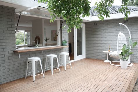 :: Painted Exterior brick, outdoor flow, bar from kitchen :: Kitchen Window Bar, Window Bars, Casa Patio, Brick Exterior House, Beach House Interior, Windows Exterior, Painted Brick, Kitchen Window, Exterior Brick