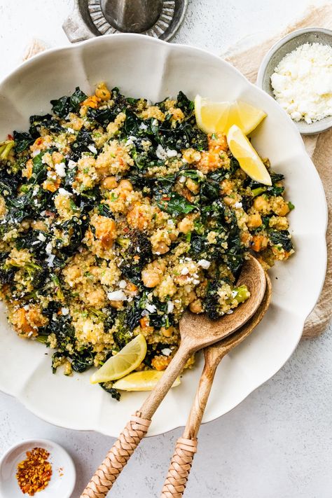 Broccoli Quinoa Salad, Potato Bowls, Broccoli Quinoa, Sweet Potato Casserole Healthy, Loin Recipes, Eating Veggies, Homemade Salad Dressing Healthy, Salad Vegetarian, Quinoa Dishes