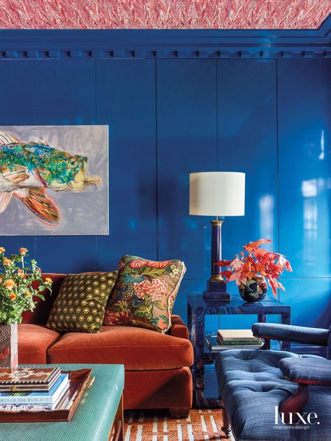 Colorful Accent Wall, Accent Wall Inspiration, Eclectic Room, Upper East Side Apartment, Chiang Mai Dragon, Chinoiserie Motifs, Velvet Furniture, Wall Inspiration, Art Deco Print