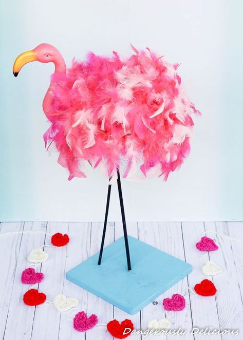 Flamingo Valentine, Unique Valentine Box Ideas, Girls Valentines Boxes, Valentine Box Ideas, Valentine Boxes For School, Diy Valentines Box, Kids Valentine Boxes, Valentine Card Box, Valentine Boxes