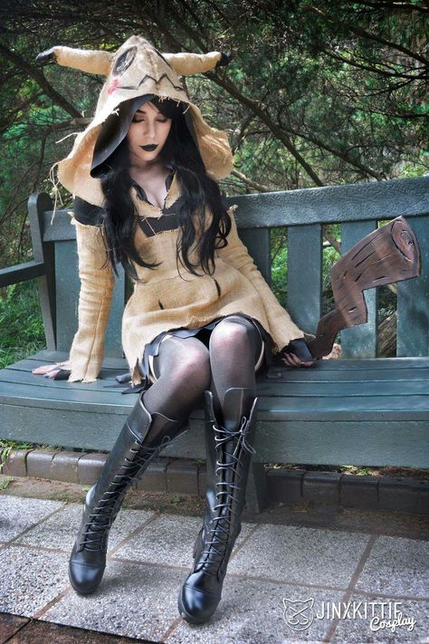 Mimikyu Gijinka from Pokemon Cosplayer: JinxKittie Cosplay Pokemon Halloween Costume, Pokemon Costumes, Pokemon Halloween, Pokemon Clothes, Hallowen Costume, Pokemon Cosplay, Epic Cosplay, Cute Cosplay, Cosplay Makeup