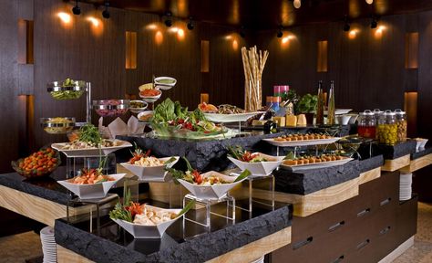 Salad Counter Display, Hotel Buffet Counter Design, Hotel Breakfast Buffet Display, Hotel Buffet Counter, Hotel Buffet Design, Ideas Para Catering, Breakfast Buffet Table, Buffet Counter, Hotel Breakfast Buffet