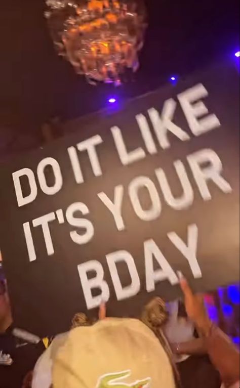 Twitter Birthday Post, Its My Birthday Quotes Aesthetic, Birthday Dump Ideas, Birthday Ideas For 19th Birthday, Leo Birthday Aesthetic, Insta Birthday Post Ideas, My Birthday Coming Up, Baddie Birthday Ideas, Birthday Mood Pics