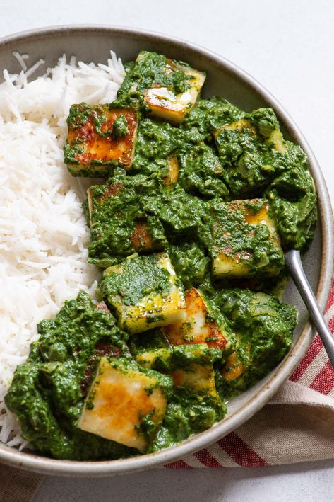 Simple Palak Paneer Recipe (ready in 45 minutes) Palak Paneer Recipe, Saag Paneer, Paneer Dishes, Paneer Recipe, Spinach Curry, Diner Recept, Paneer Recipes, Spinach And Cheese, Basmati Rice