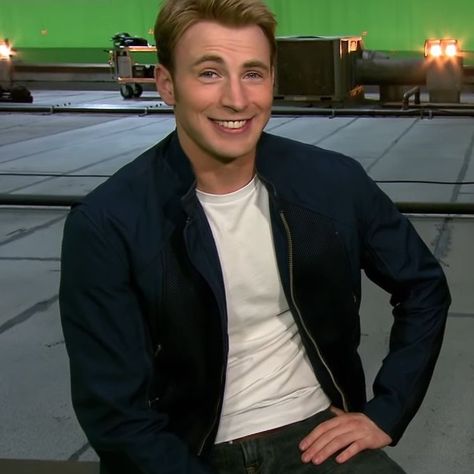 Hot British Actors, Chris Roberts, Dr Marvel, Christopher Evans, Steve Rogers Captain America, Robert Evans, Chris Evans Captain America, Marvel Actors, Steve Rogers