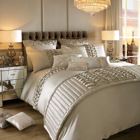 Stunning bedroom decor Bedroom Comforter Sets, Designer Bed Sheets, Cheap Bedding, Bedrooms Decor, Bedding Sets Online, Top Beds, Beautiful Rooms, Comfortable Bedroom, Cinema Room