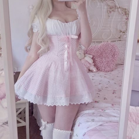 Kawaii Outfit Ideas, Cottage Dress, Mode Emo, Mode Kawaii, Barbie Mode, Fotografi Vintage, Pastel Outfit, Kawaii Dress, Kawaii Fashion Outfits