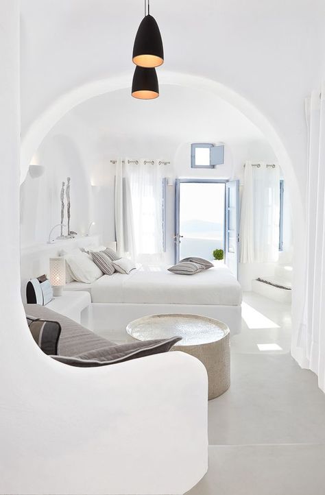 Book Dana Villas, Santorini Island, Greece - Hotels.com Dana Villas, Greek Decor, Straw Bale House, Interior Design Minimalist, Cob House, Design Del Prodotto, Beach House Decor, 인테리어 디자인, Summer House