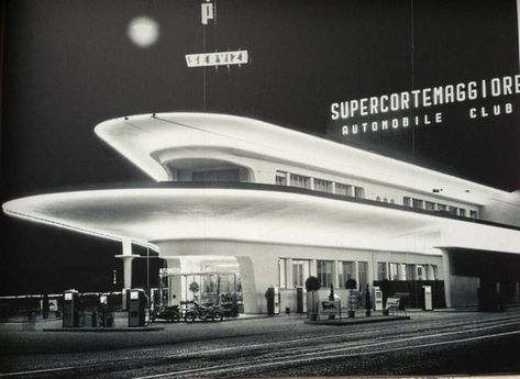 Arte Art Deco, Googie Architecture, Station Service, Streamline Moderne, Old Gas Stations, Vintage Architecture, Modern Deco, Mid Century Architecture, Art Deco Buildings