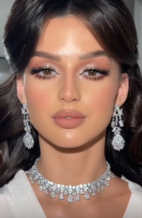 Make Up Inspo For Wedding, Light Princess Makeup, Arabic Makeup Bridal, Simple Nikkah Makeup, Baraat Makeup Look, Arab Makeup Wedding, Angelic Bridal Makeup, Fairytale Wedding Makeup, Walima Makeup Looks