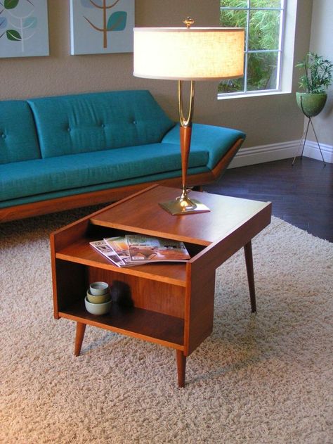 Blue Couch, Mcm Furniture, Deco Retro, Vintage Side Table, Style Deco, Side Table Design, Design Del Prodotto, Mid Century Modern Decor, Retro Furniture