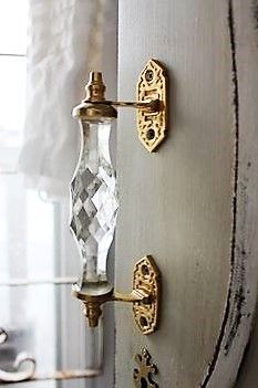 ♥ Door Knobs And Knockers, Glass Door Knobs, Crystal Knobs, Doors And Hardware, Paris Apartments, Glass Knobs, Beautiful Doors, Door Knockers, 인테리어 디자인