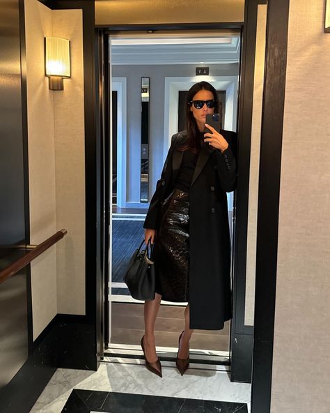 Alex Rivière-Sieber | Honey I’m home @rosewoodvillamagna | Instagram Alex Riviere Style, Alex Riviere, Fashion 2025, October Fashion, Girls Attire, Corporate Dress, University Style, Elegant Feminine, Smart Outfit