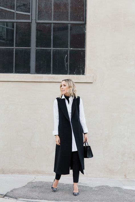 Stuff to Buy and Fashions to Try/Jacey Duprie, shot for Damsel in Dior. The Long Vest. Long Vest Outfit Fall, Long Black Vest Outfit, Long Vest Outfits For Women, Sleeveless Jacket Outfit, Sleeveless Blazer Outfit, Long Vest Outfit, Fall Vest Outfits, Black Vest Outfit, Long Black Vest