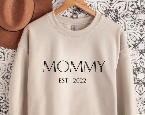 Minimalist Shirt, Mommy Shirt, Soccer Mom Shirt, Mama Tshirts, Mom Design, Mommy Shirts, Mama T Shirt, Mama Shirt, Size Charts