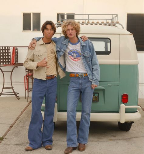 Vintage Mens Fashion 70s, 70s Denim Outfit Men, 60s Cowboy Fashion, Men 70s Aesthetic, Alt Hoco Outfits Men, Woodstock Mens Fashion, Woodstock Outfit Men, 70s Show Outfits Men, 70s Aesthetic Men Outfit