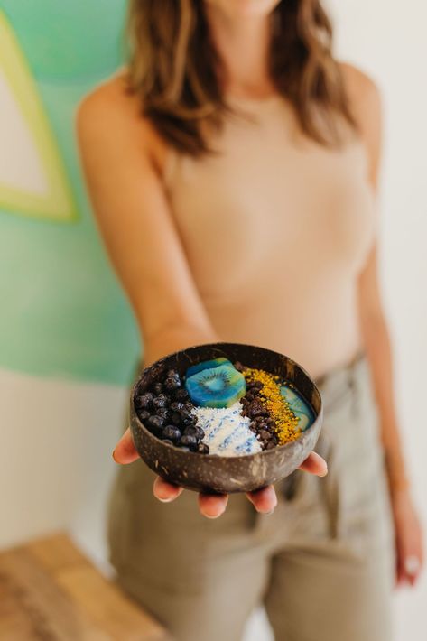 Acai Branding, Acai Photography, Açai Bowls Photography, Acai Bowl Photography, Hummus Brands, Acai Bowl Aesthetic Instagram, Acai Bowl Pictures, Acai Bowl Aesthetic Summer, Yoga Food