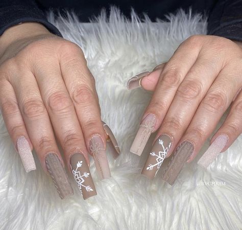 Sweater Acrylic Nails Ideas, Sweater Nails Acrylic Coffin, Long Square Acrylic Nails Holiday, Tan Winter Nails, Brown Christmas Nails Short, Winter Nails Tapered Square, Brown Christmas Nails Acrylic, Long Acrylic Nails Winter, Nude Christmas Nails Acrylic