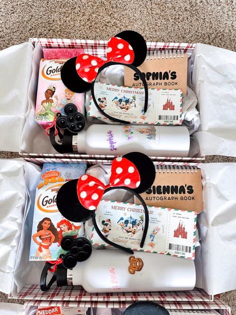 Christmas Morning Disney Reveal, Disney Trip For Christmas Present, Disney Cruise Christmas Gift Surprise, Were Going To Disney Surprise, Going To Disney Surprise, Disneyland Reveal, Disney Cruise Birthday, Disney Travel Accessories, Disney Vacation Surprise