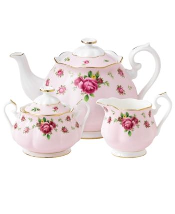 Pink Teapot, Porcelain Dolls Value, Classic Dinnerware, Rose Teapot, Vintage Tea Sets, Royal Albert Old Country Roses, Old Country Roses, Tea Sets Vintage, Pink Tea