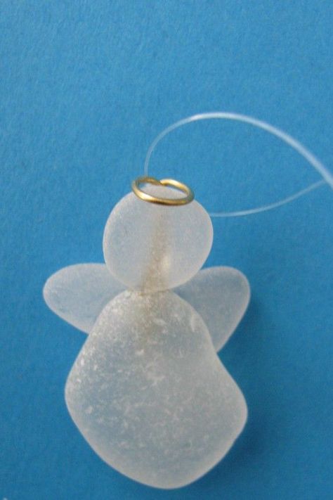 Sea glass Guardian Angel ornament, Have a ton of it from our years in Okinawa! Sea Glass Diy, Sea Glass Art Projects, Beach Glass Crafts, Angel Pin, Beach Glass Art, Glass Art Projects, Angel Crafts, Beachglass Jewelry, Sea Glass Crafts