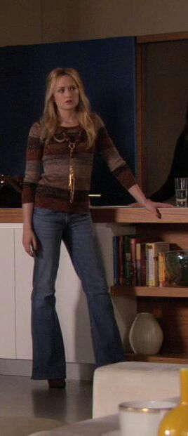 That 70s Show Outfits Hyde, Jen Dawson Creek Outfits, Ivy Dickens, Bridget Jones Diary Outfit, Dawson’s Creek Outfits, Charlie Rhodes, Gossip Girl Reboot Outfits, Gossip Girl Outfits, Cali Girl