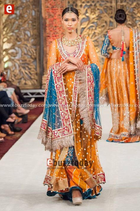 love the  kiran on the dupatta :) <3 Kiran Dupatta, Desi Engagement, Desi Wardrobe, Asian Attire, Saree Inspiration, Pakistani Dresses Party, Cultural Clothing, Bridal Mehndi Dresses, Ethnic Clothes