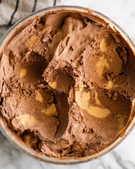 Coldstone Ice Cream Recipe, Churned Ice Cream Recipes Homemade, Ice Cream Recipes Chocolate, Ice Cream No Eggs, Peanut Butter Ice Cream Recipe, Kitchen Aid Ice Cream Recipes, Homemade Chocolate Peanut Butter, Homemade Ice Cream Recipes Machine, Kitchen Aid Ice Cream