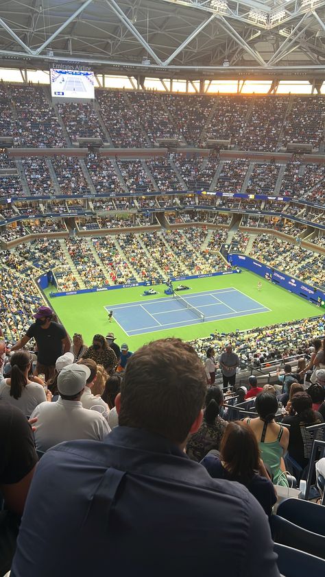 What to Wear to the US Open Us Open Spectator Outfit, Tennis Event Outfit, Us Open Tennis Outfit, What To Wear To The Us Open Tennis, Us Open Fashion, Us Open Outfit Tennis New York, Tennis Match Outfit Spectator, Us Open Tennis Spectator Outfit, Us Open Outfit Tennis Spectator